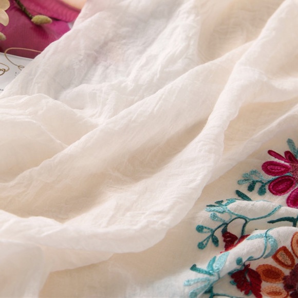 Beautiful soft cotton embroidered scarf - Picture 8 of 13